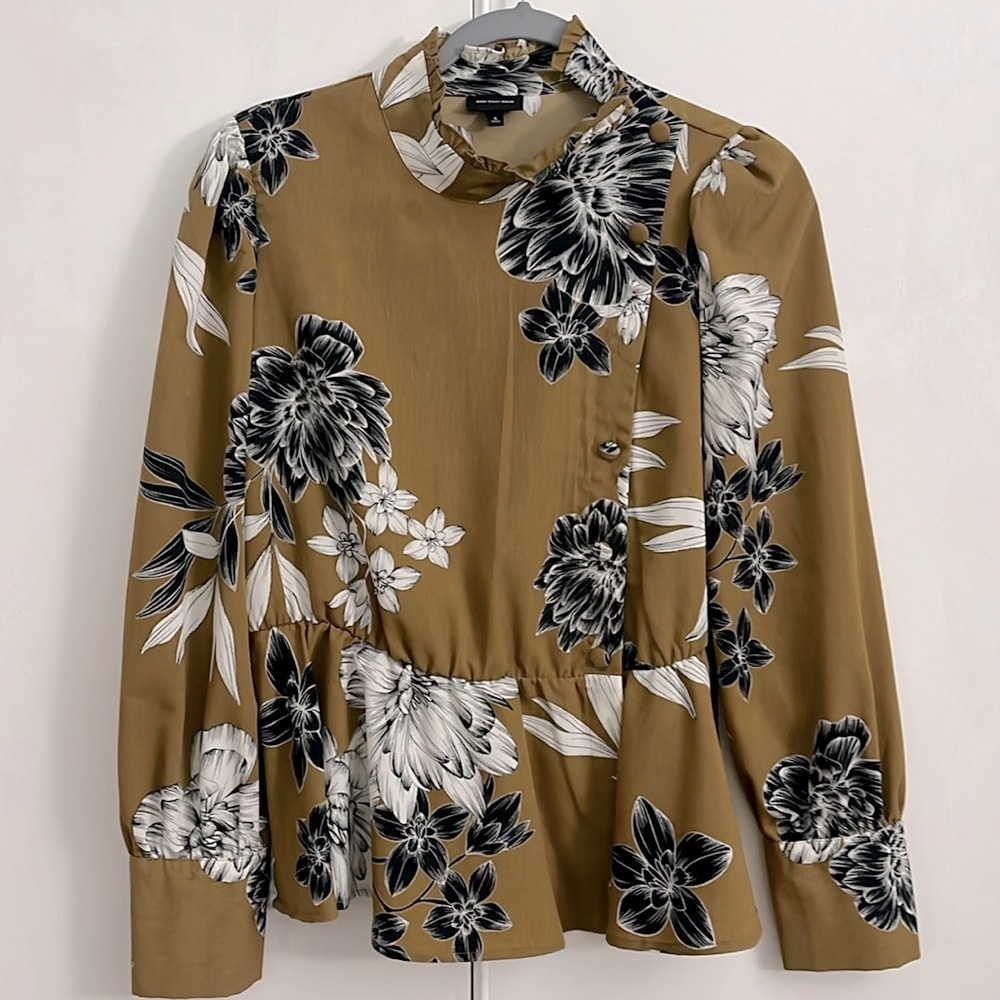 EUC Who What Wear women’s top